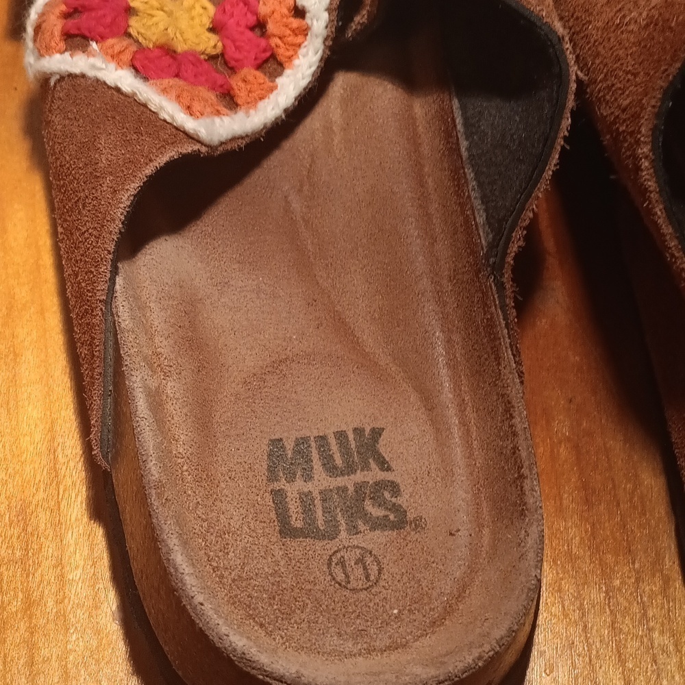 Muk Luks Brown and Red Bohemian Sandals Size 11 - Picture 5 of 7